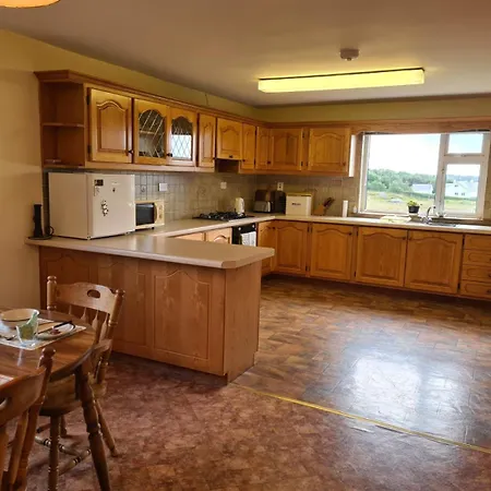 Holiday home Tigh Mhartin *