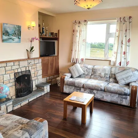 Holiday home Tigh Mhartin Glentrasna